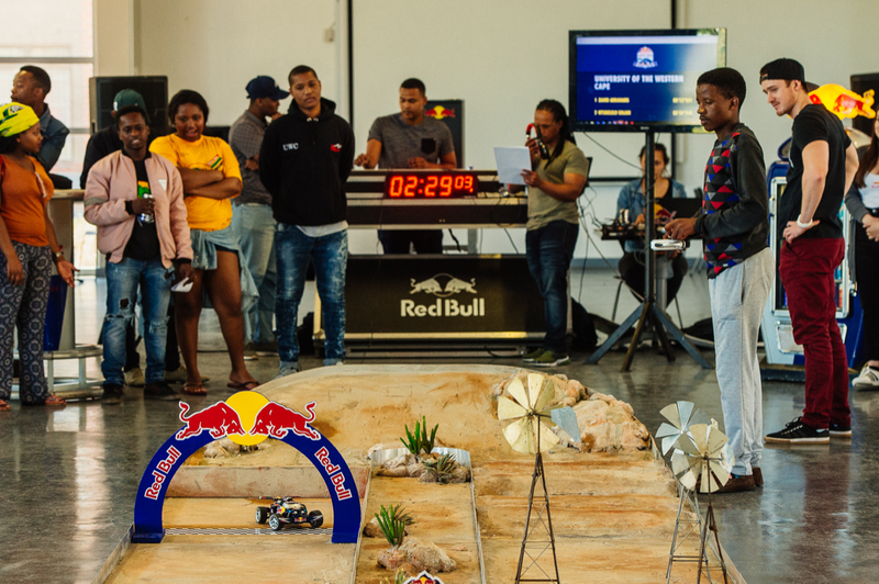 V Ljubljani in Mariboru: zmagovalec izziva Red Bull Desert Wings University Challenge gre na Dakar (foto: Red Bull Desert Wings University Challenge)