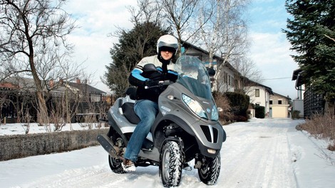 Motocikel in zima. Kako se voziti v snegu in mrazu?