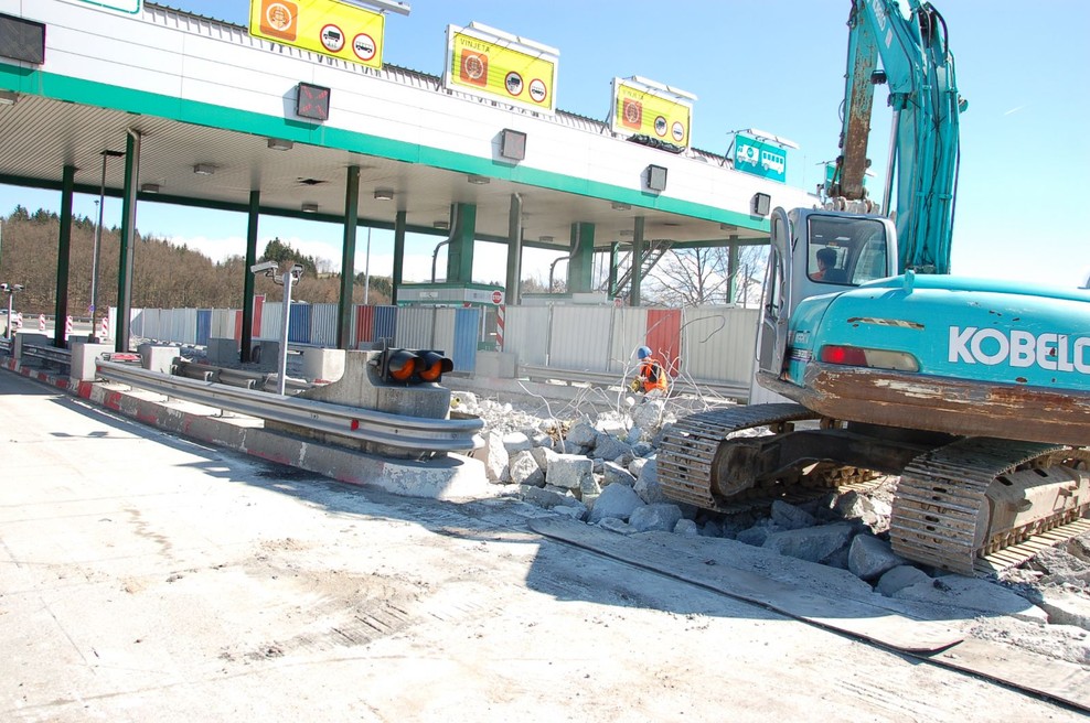Dobra novica: prve cestninske postaje najverjetneje odstranjene še pred poletjem (foto: DARS)