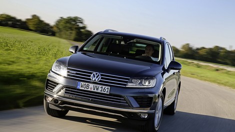 Volkswagen najavil vpoklic Touarega zaradi prekomernih izpušnih plinov