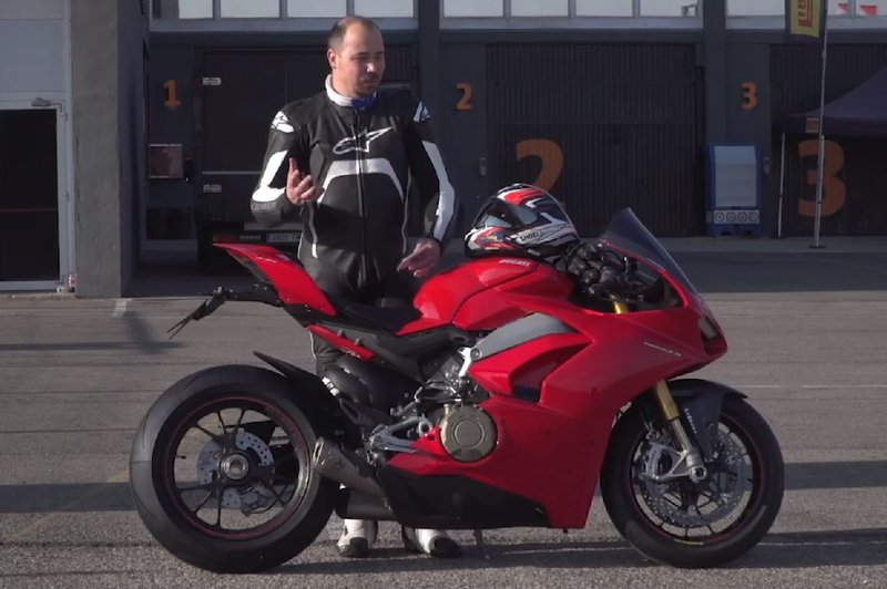 Vozili smo: elektronska čarovnija na Ducatiju Panigale V4S (video) (foto: Ducati)