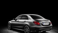 Mercedes razreda C se v novo modelno leto pelje osvežen