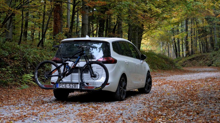 Podaljšani test: Opel Zafira 2.0 CDTI Ecotec Start/Stop Innovation - prtljažnik za kolesa Flex-Fix (foto: Urban Bat)