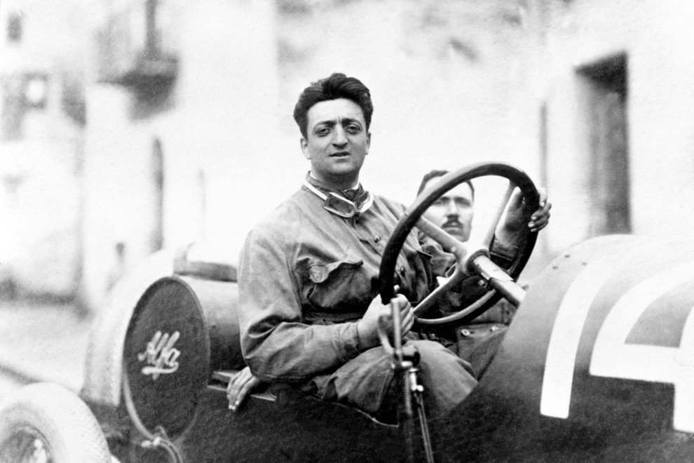Ferrari praznuje 120. obletnico rojstva Enza Ferrarija
