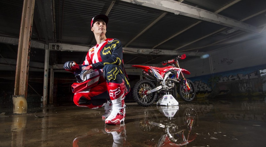 Tim Gajser optimističen, želi si čim hitrejše vrnitve na motor (foto: Hondaproracing)