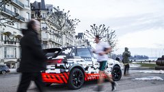 Audi v Ženevo pripeljal električnega E-trona, a so s podatki še precej skopi