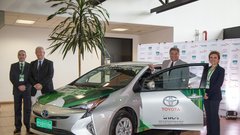 Toyota Prius ne bo več 'izbirčna' pri izbiri goriva