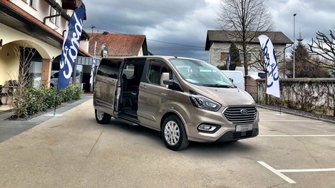 Novo v Sloveniji: Ford Tourneo Custom in Transit Custom