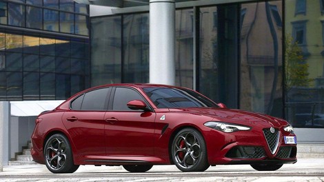 Alfa Romeo Giulia coupe naj bi naposled le prišla, pod pokrovom se bo skrivalo 641 'konjev'