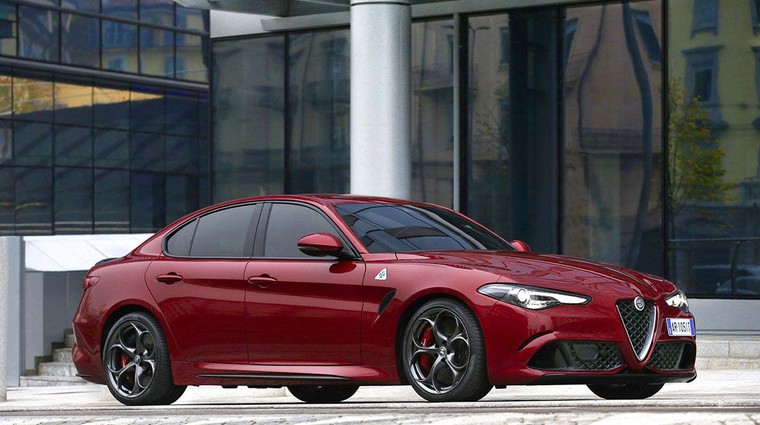 Alfa Romeo Giulia coupe naj bi naposled le prišla, pod pokrovom se bo skrivalo 641 'konjev' (foto: FCA)