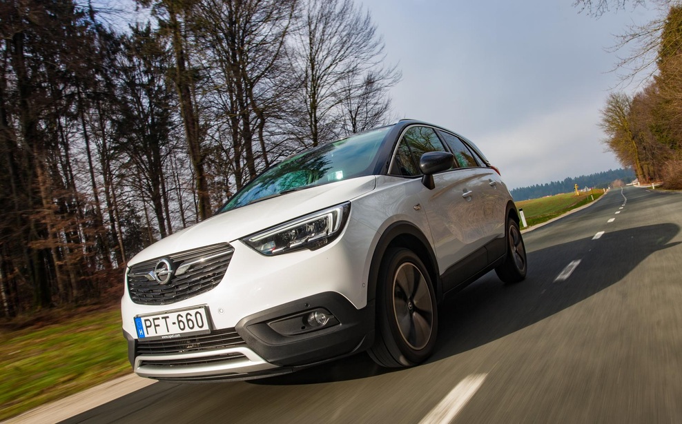 Izšel je novi Avto magazin! Testi: Kia Stinger, Dacia Duster, VW Tiguan Allspace