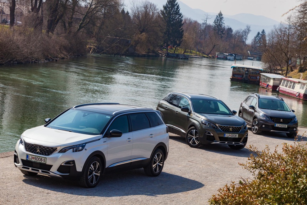 Izšel je novi Avto magazin! Testi: Kia Stinger, Dacia Duster, VW Tiguan Allspace