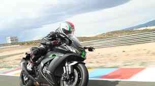 Vozili smo: Kawasaki Ninja ZX-10R SE z elektronsko nastavljivim vzmetenjem