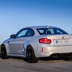 BMW M2 prestopil v 'klub 400' (foto: BMW)