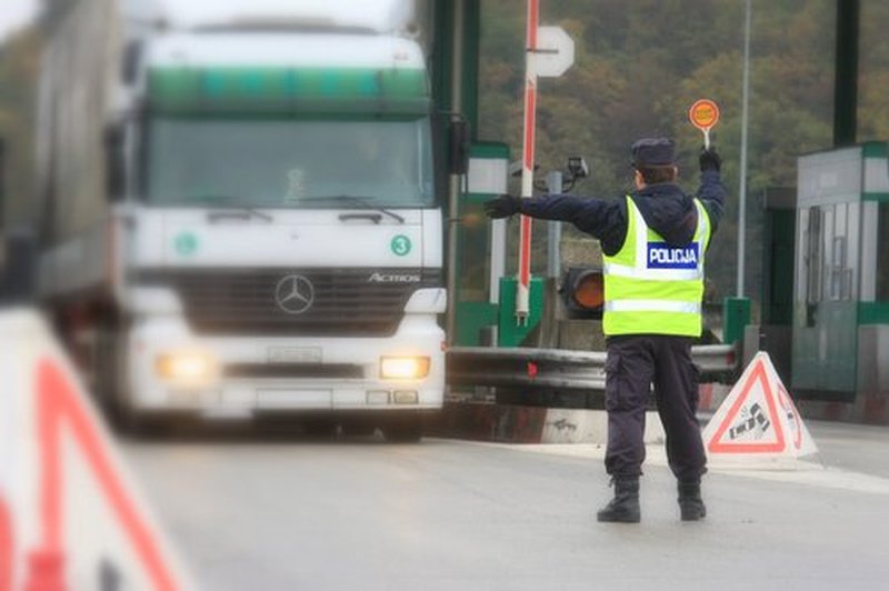 Naslednji teden se na slovenskih cestah začneta novi policijski akciji (foto: Policija)