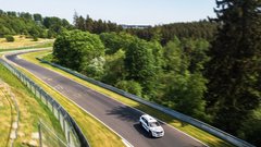 Video: Škoda Kodiaq RS najhitrejši sedemsedežnik na Nürburgringu
