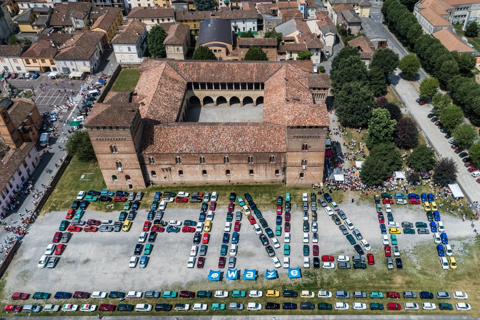 365 Fiatovih Pand za nov svetovni rekord
