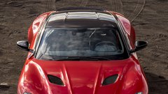 Aston Martin z DBS Superleggero napovedal boj Ferrariju 812