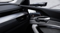 Audi razkril notranjost e-Trona