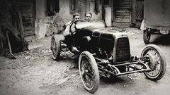 Zgodovina: Aston Martin in stoletje likvidacij