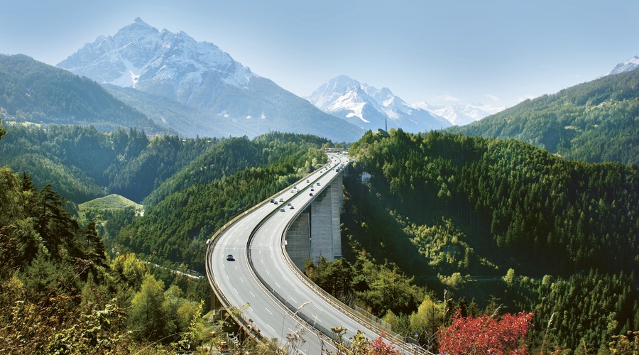 Z današnjim dnem na avstrijskih avtocestah najvišja dovoljena hitrost 140 kilometrov na uro (foto: Asfang)