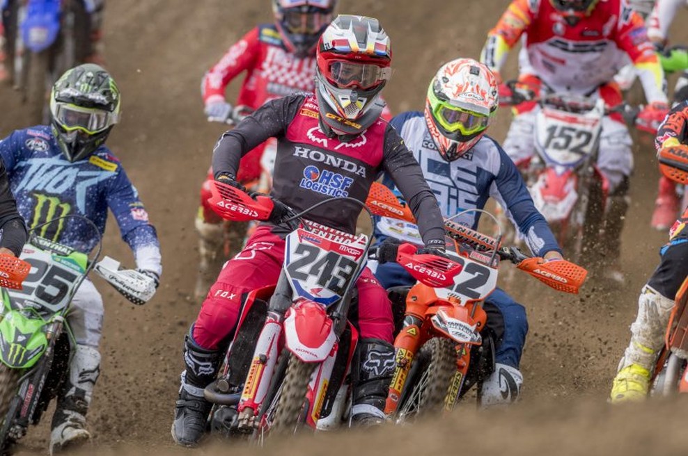 Gajser pred preizkušnjo v belgijskem peskovniku: »Na motorju in na progi sem zelo sproščen« (foto: Honda HRC)