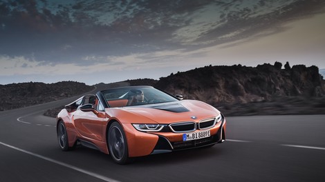 Prihodnja generacija BMW i8 bi lahko imela bencinski štirivaljni motor