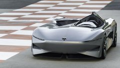 Infiniti Prototype 10 združuje podobo klasičnega spyderja in tehnologijo elektromotorjev