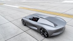Infiniti Prototype 10 združuje podobo klasičnega spyderja in tehnologijo elektromotorjev