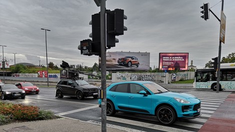 Novi Porsche Macan opažen med snemanjem oglasa v Ljubljani
