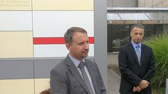 Minister za promet, dr. Peter Gašperšič, in direktor AVP, mag. Igor Velov, v Kranju prvošolce pospremila na poti v šolo