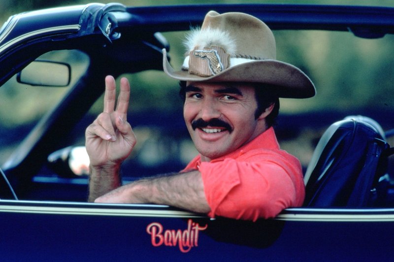 Umrl je Burt Reynolds, hollywoodska legenda s pečatom v avtomobilskem svetu (foto: Profimedia)