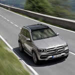 Mercedes-Benz GLE prinaša novo raven udobja v terenski vožnji (foto: Daimler AG)