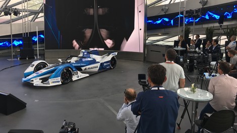 BMW je predstavil električni dirkalnik za peto sezono formule E