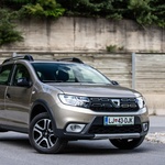 Kratki test: Dacia Sandero Stepway Black&White 0.9 Tce 90 (foto: Uroš Modlic)