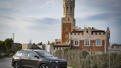 Prenovljeni Jeep Cherokee in prvi kilometri na Siciliji