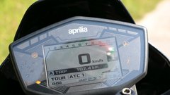 Podaljšani test: je Aprilia Dorsoduro 900 pravi supermoto?
