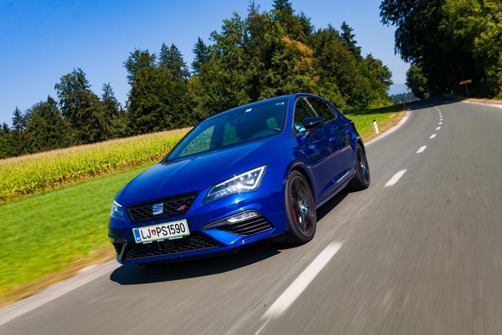 Izšel je novi Avto magazin! Testi: Audi A6, Lexus LS, Ford Mustang Convertible, Volkswagen Golf GTI