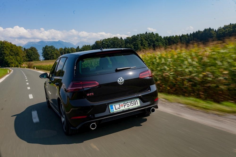 Izšel je novi Avto magazin! Testi: Audi A6, Lexus LS, Ford Mustang Convertible, Volkswagen Golf GTI