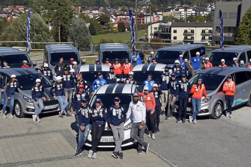 Ford je slovenskim junakom zime predal 66 avtomobilov (foto: Ford)