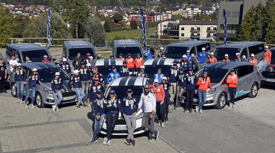 Ford je slovenskim junakom zime predal 66 avtomobilov (foto: Ford)