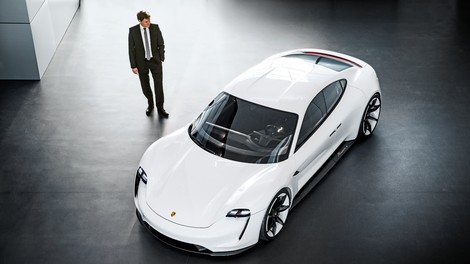 V naslednjem desetletju bodo skoraj vsi Porscheji elektrificirani