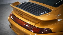 Več kot 2,7 milijona evrov za zadnjega izdelanega Porscheja 993 Turbo S