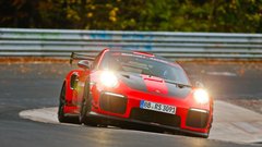 Video: Porsche 911 GT2 RS znova vzel primat na Nürburgringu