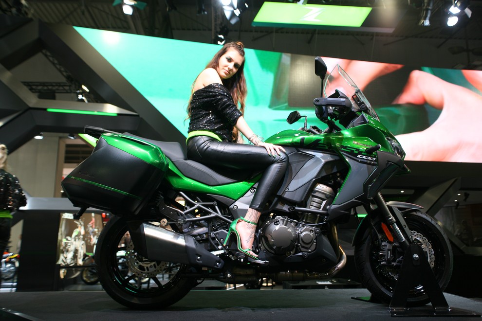EICMA 2018: Hostese na razstavnih prostorih