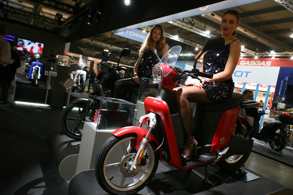 EICMA 2018: Hostese na razstavnih prostorih