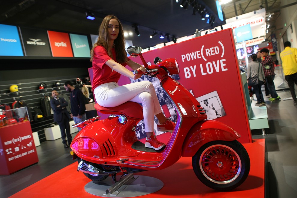 EICMA 2018: Hostese na razstavnih prostorih