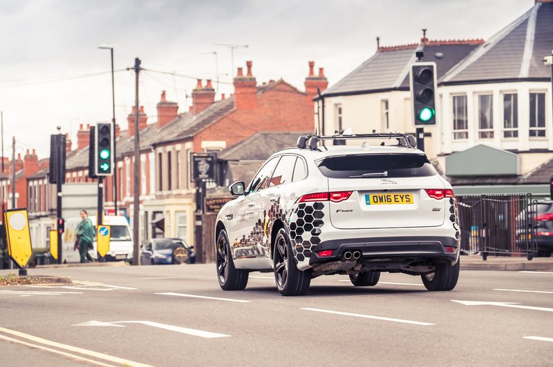 Jaguar in Land Rover skupaj v boj proti prometnim zamaškom (foto: Jaguar)