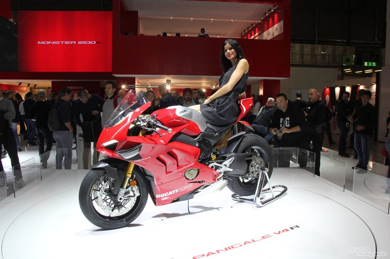 Video: Združitev Ducatijevega dizajna in Akrapovičevega znanja v novem Panigaleju (foto: Arhiv AM)