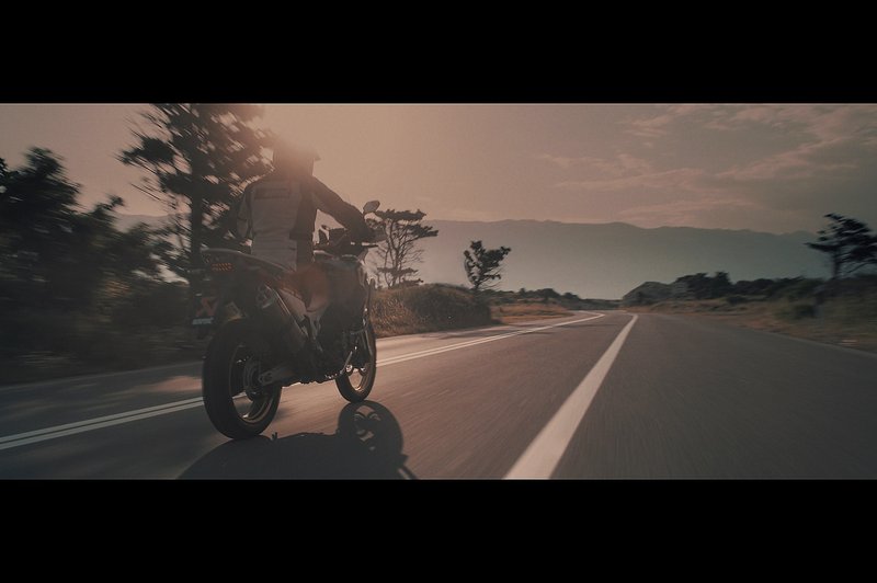 Video: Akrapovičev poklon enduro motociklom (foto: Akrapovič)